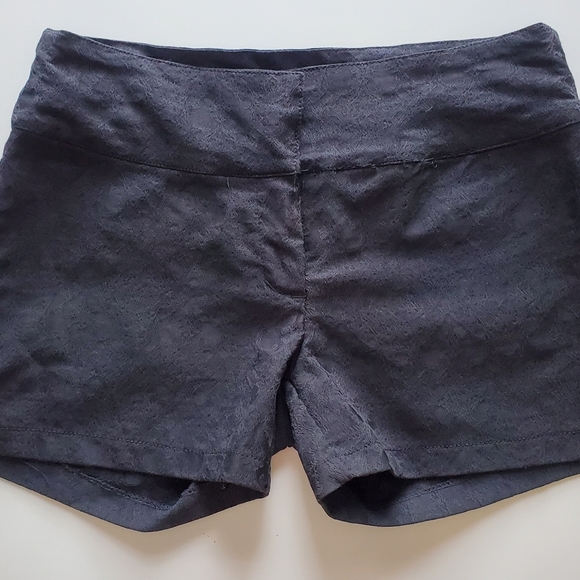 HL SHORTS - Picture 2 of 14